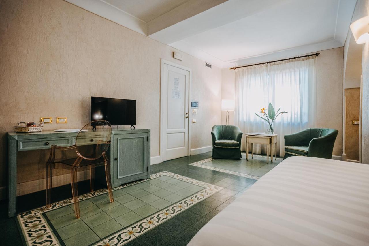 Costantinopoli 104 Hotel Napoli Ngoại thất bức ảnh